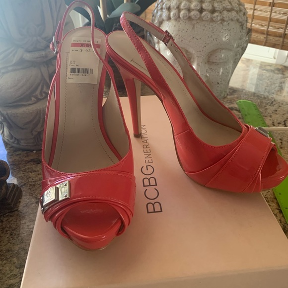 BCBG Coral Patent heels with wedge. Worn once 💕original box - Picture 2 of 7